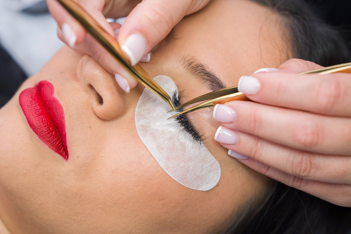 Aplicación de extensiones de pestañas